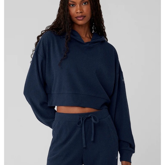 Alo Hoodie - Picture 3 of 3